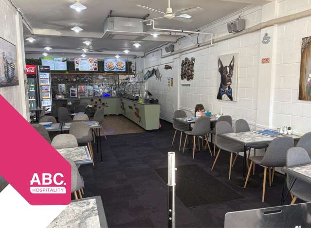 South AKL Cafe/Bakery Opportunity - Cheap Rent!
