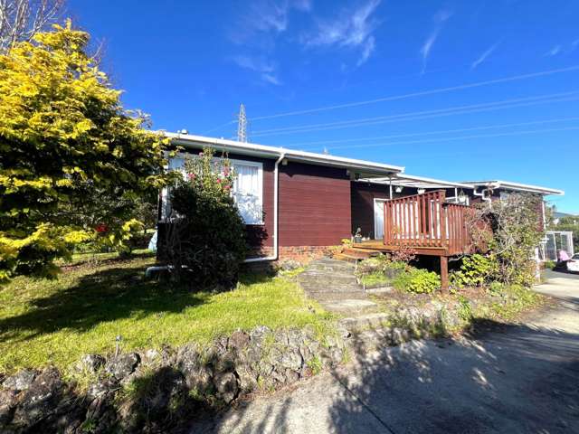 Beautiful Family Home in a Prime Location!