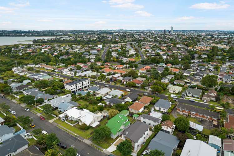 14 Egremont Street Belmont_25