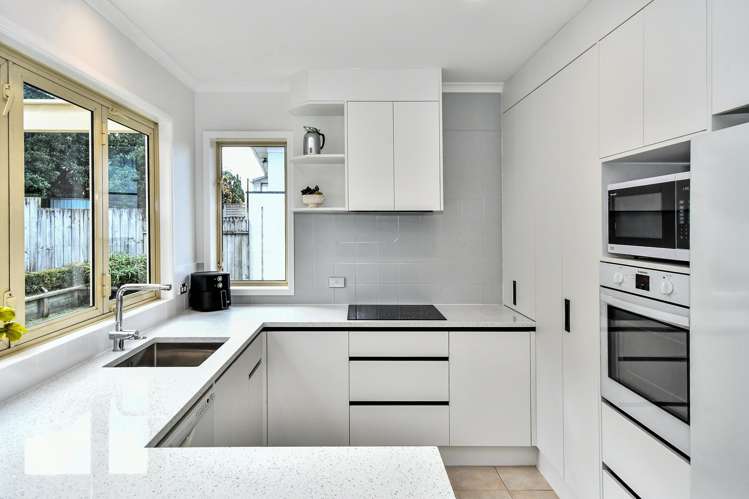 19 Shirley Avenue Papakura_13