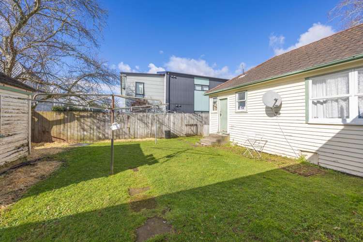 92 & 94 Peachgrove Road Hamilton East_10