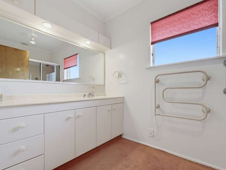 2 Grendon Road Titirangi_17