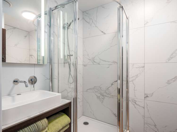 85 Arawata Terrace Fernhill/Sunshine Bay_24