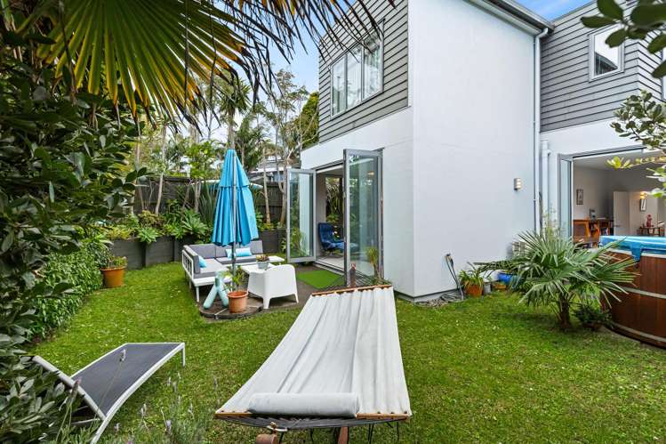 7 Merani Street Narrow Neck_11