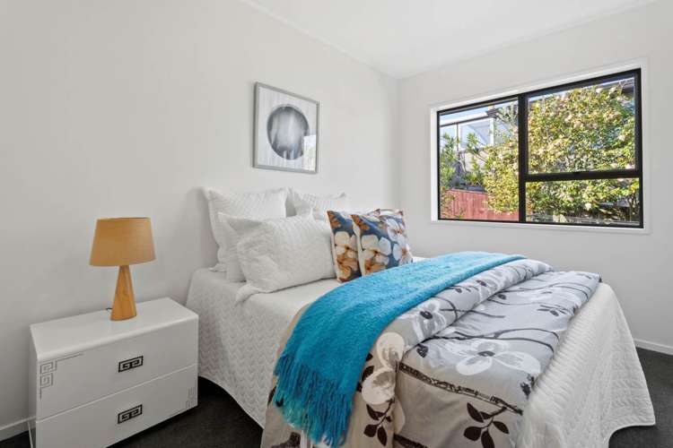 1/1 Bramley Drive Farm Cove_13