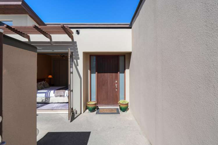 2/10 Lake Street Queenstown_46