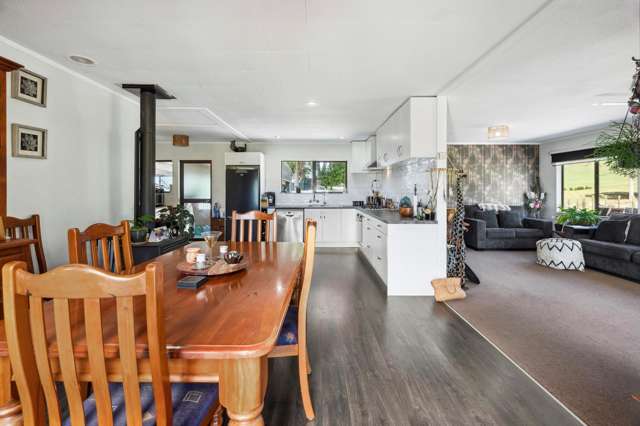 402 Apirana Road Horohoro_4