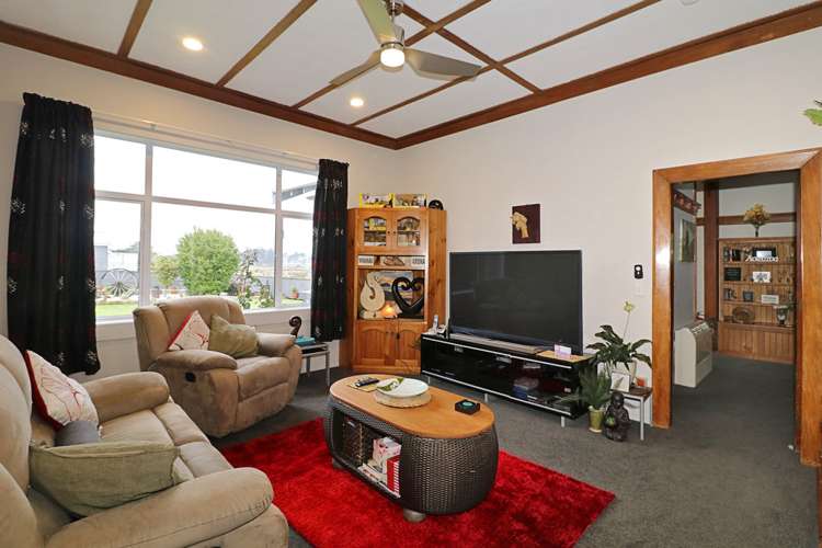 737 Queens Drive Waikiwi_7