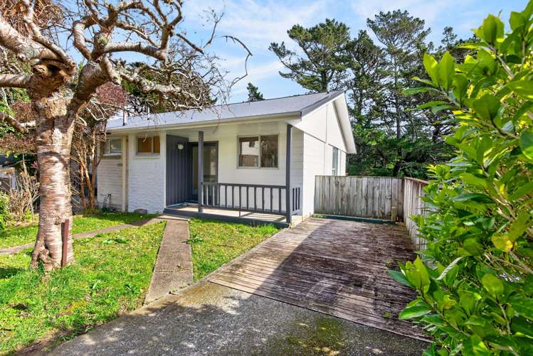 8 Cyril Way Paparangi_6