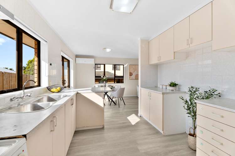 2/284 Richardson Road New Windsor_13