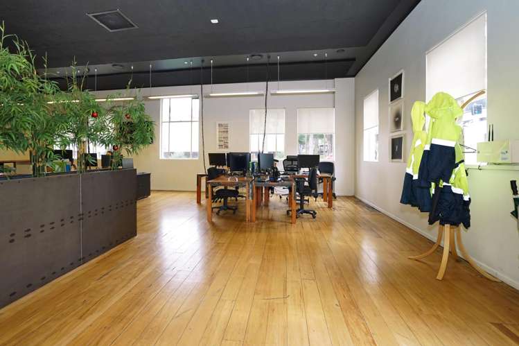 14 Anzac Parade Hamilton Central_6