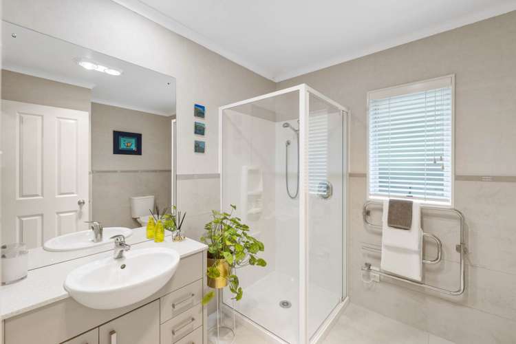 65 Chateau Rise Flat Bush_15
