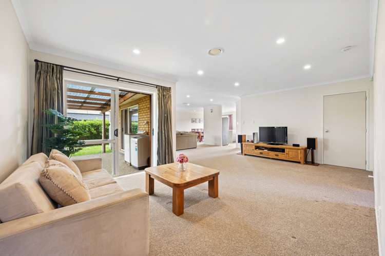 17 Carrick Glen Avenue Flat Bush_11