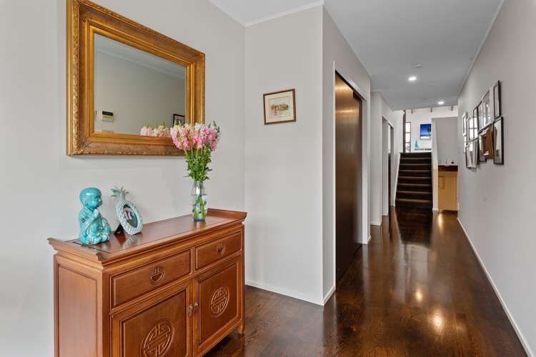 17 Chatham Avenue Paremoremo_6