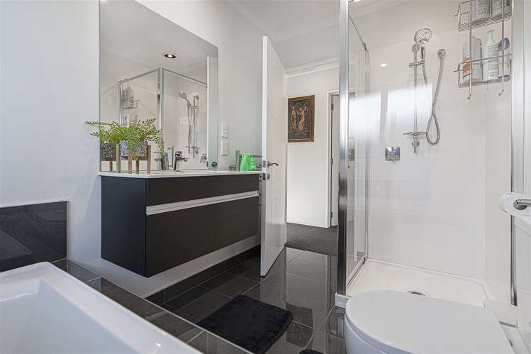 18 Grey Way Russley_11