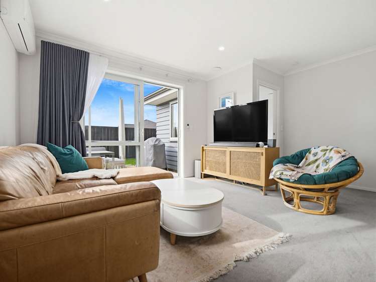 1/39 Saxbys Road Glenview_4