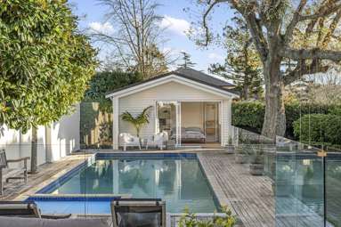 36 Waiatarua Road_2
