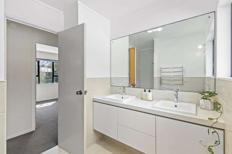 77 Gledstane Road Stanmore Bay_12