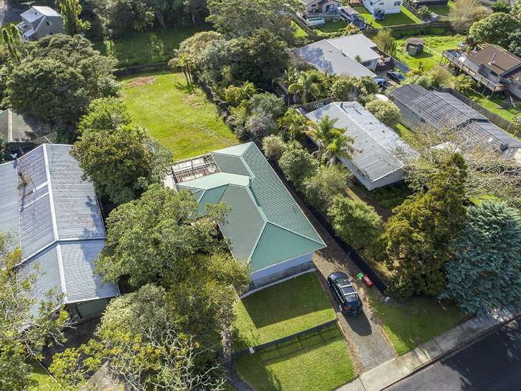 61 Gledstane Road Stanmore Bay_23