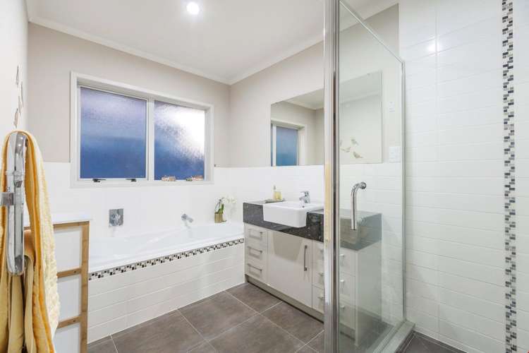 7 Kenley Heights Flat Bush_23