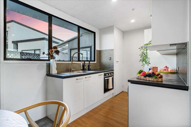 2/11 Cyril Crescent West Harbour_5