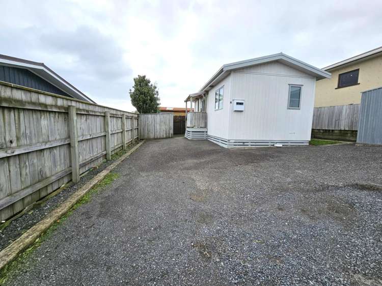 10b Paritutu Road 2164_9