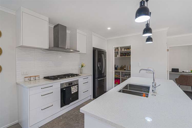 18 Grey Way Russley_2