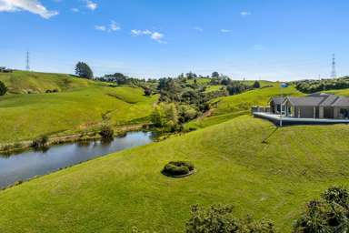 123 Huia Road_3