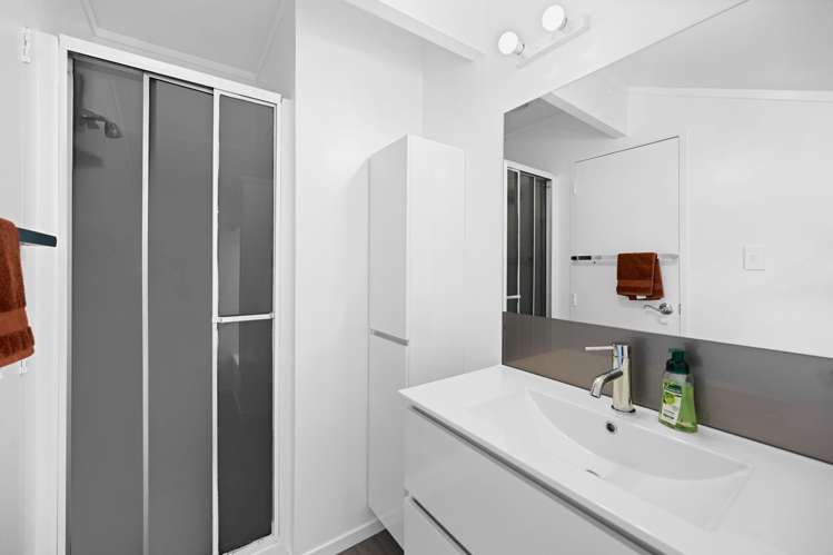 32 Acacia Crescent Glenview_14