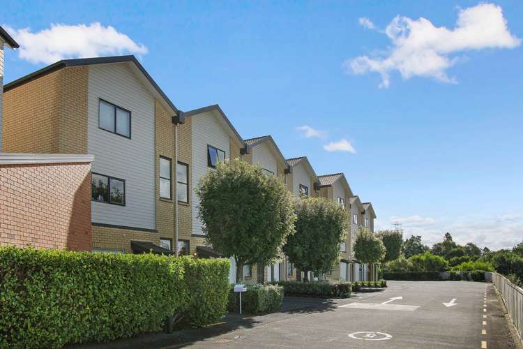 207/172 McLeod Road Te Atatu South_3