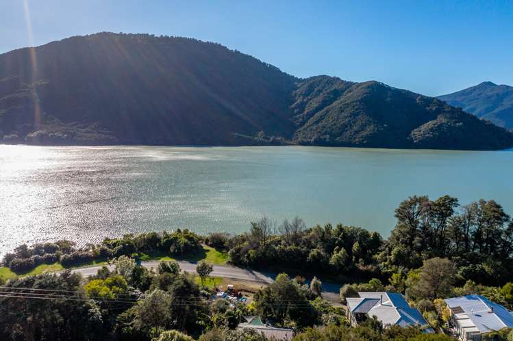 772 Queen Charlotte Drive Havelock_10