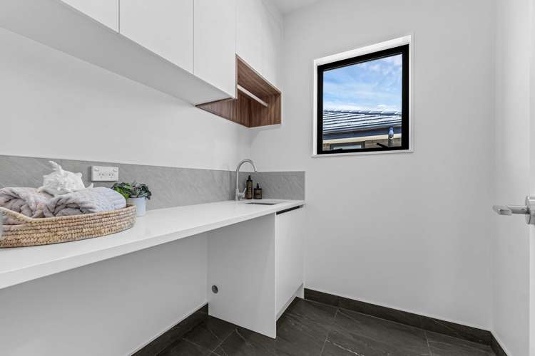 27 Korowhiti Road Clarks Beach_20