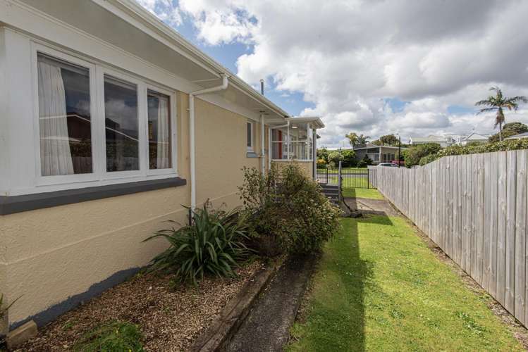 12 Kowhai Park Road Maunu_24