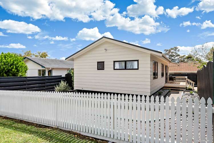 1 Newland Grove Henderson_13