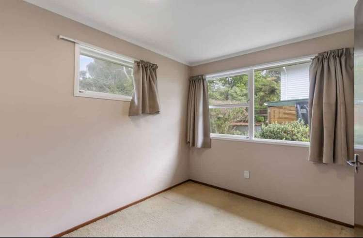 51 Easton Park Parade Glenfield_12