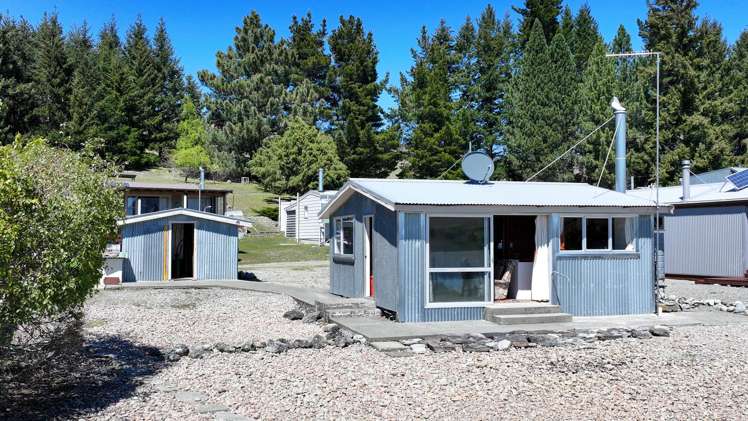 Hut 38 217 Lake Alexandrina South Road Lake Tekapo_4