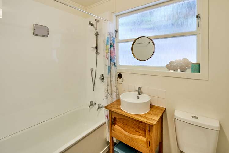 16 Voltaire Street Karori_22