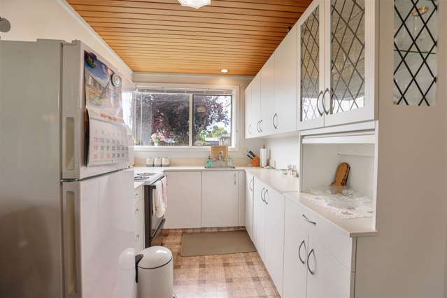 13 Burton Place Owhata_1