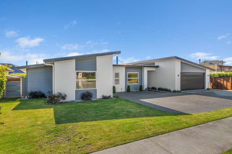 4 Spitfire Drive Burleigh_34