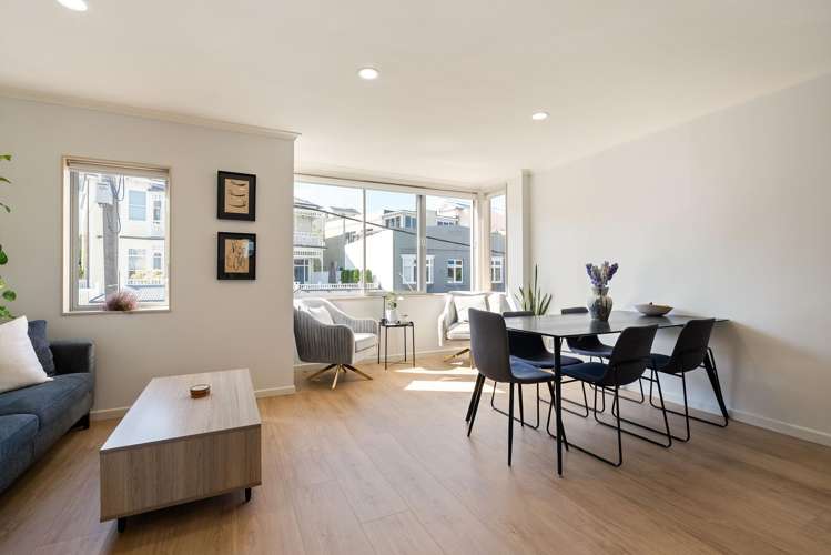 2/15 Roxburgh Street Mount Victoria_2