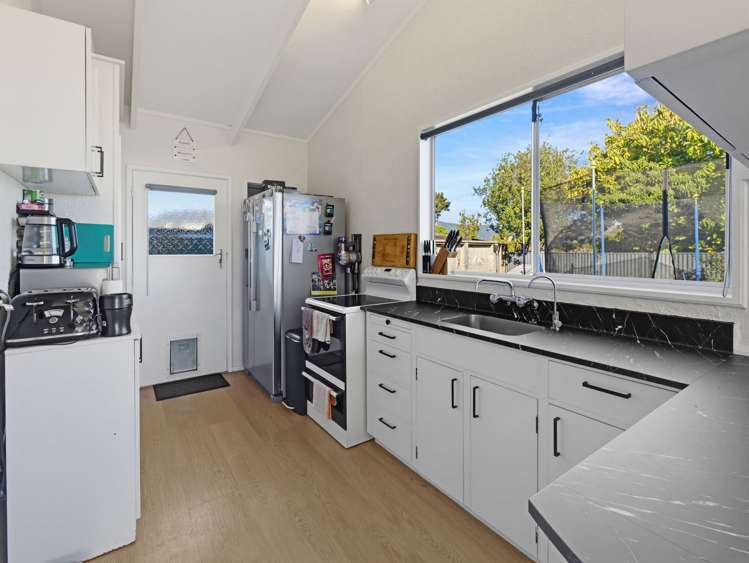 2/127 Parkers Road_1