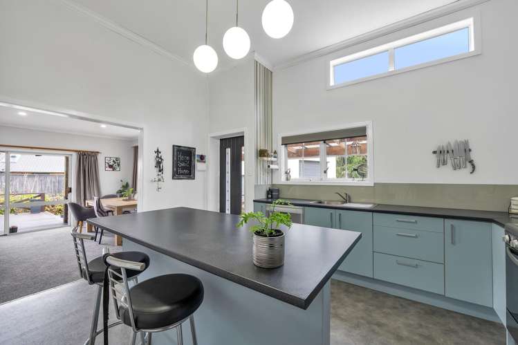 18 Pembroke Road Stratford_7