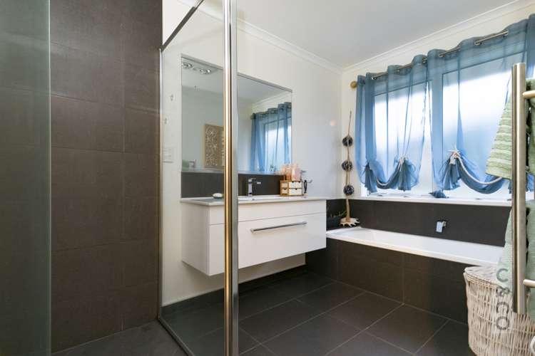 5 Walnut Road Riverhead_16