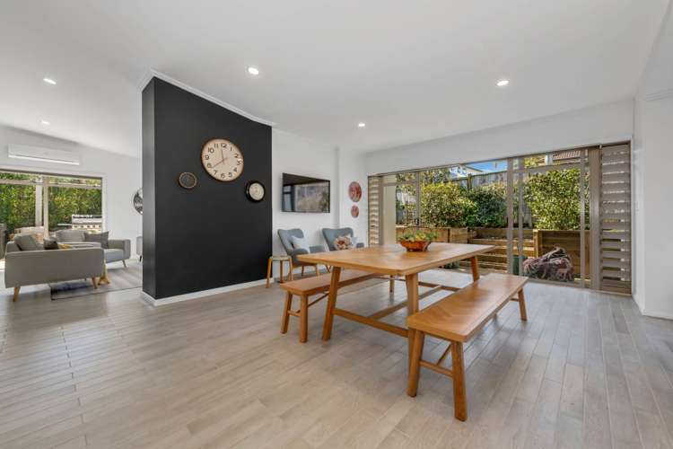 41 Intrepid Crescent Beachlands_24