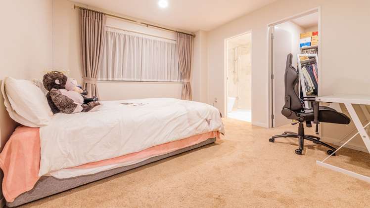 21 Quattro Avenue Flat Bush_11