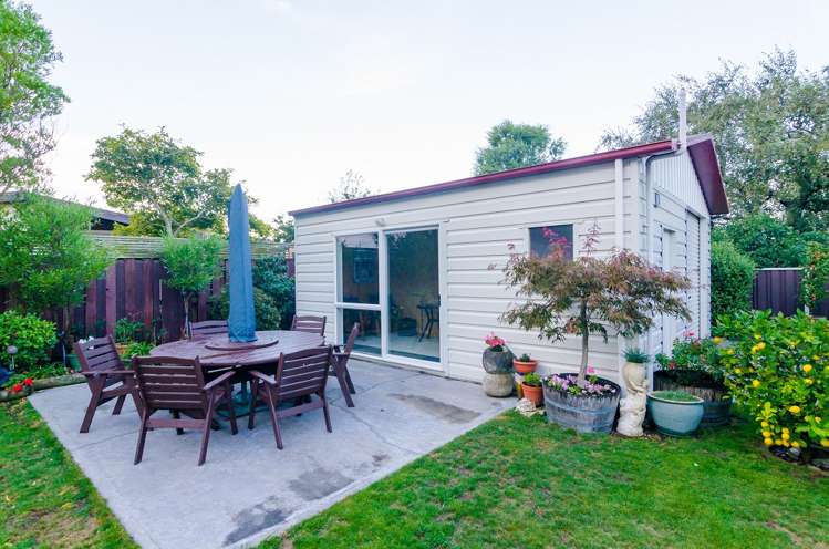 32 Victoria Street Carterton_17