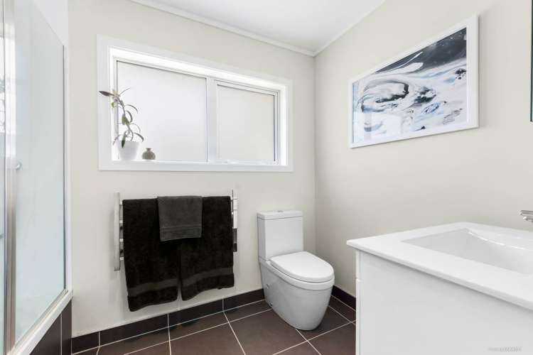 1/133 Edmonton Road Te Atatu South_11