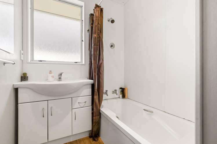 2/65 Rotokawa Street Taupo_12