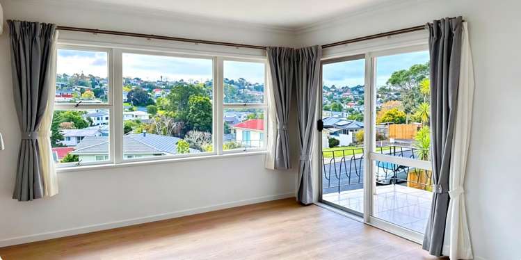 4 Ayton Drive Totara Vale_8