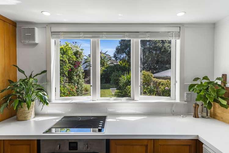 100 Kiwi Road Point Chevalier_11